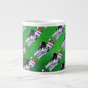 Feiernder Husky in Weihnachtsmannmütze auf Green Jumbo-Tasse