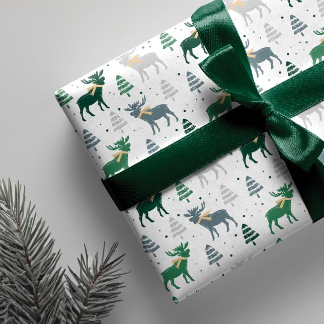 Feierndes Elch, Bäume und Schneeballmuster Geschenkpapier (Festive Moose, Trees, and Snow Christmas Pattern Wrapping Paper)