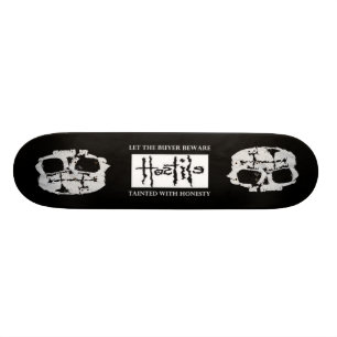 Feindliches verdorben mit Brett der Skateboard