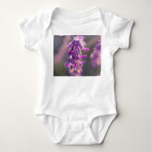 Feine Kunst-Lavendel-Blumen-lila Baby Onsie