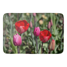 Feine rote und lila Tulpen Badematte