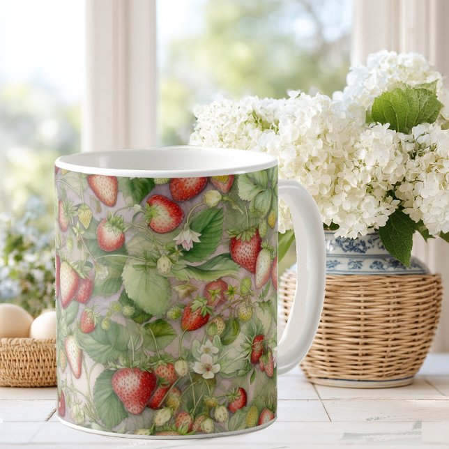 Feld der reifen, roten Erdbeeren Kaffeetasse (Von Creator hochgeladen)