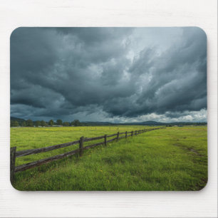 Feld mit Holzzaun Mousepad