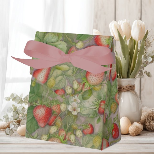 Feld mit reifen, roten Erdbeeren Geschenkschachtel (Von Creator hochgeladen)
