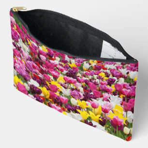 Feld mit Tulpen Zubehörtasche