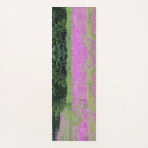 Feld mit wilden Phlox-Blumen auf einer Yogamatte