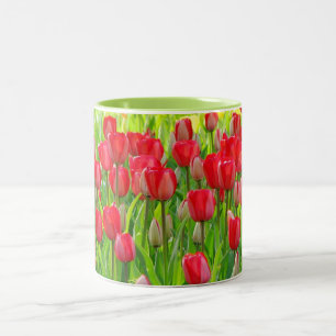 Feld von Tulpen Tasse