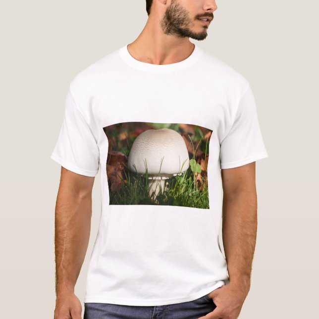 Feldpilz im Wald T-Shirt (Vorderseite)