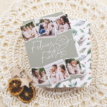 Felices Fiestas | Caligrafía Navideña 6 Fotos Feiertagskarte<br><div class="desc">Llene de alegría las fiestas con esta encantadora tarjeta de Navidad en tono verde salvia. En esta postal, "Felices Fiestas" está escrito en una caligrafía moderna, con el nombre de su familia y el año integrados en los trazos elegantes. Personalice la tarjeta con seis fotos: tres en la parte superior...</div>