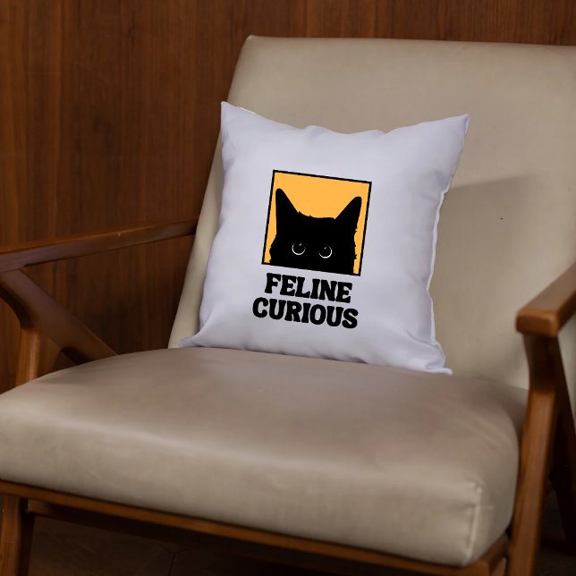 Feline Curious Cat Lover Throw Kissen (Von Creator hochgeladen)