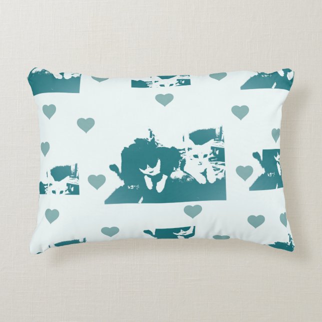 Feline Friends. Adorable Kitten Duo. Dekokissen (Vorderseite)