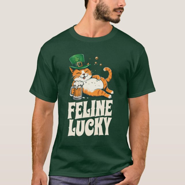 Feline Lucky St. Patricks Day Irish Cat T-Shirt (Vorderseite)