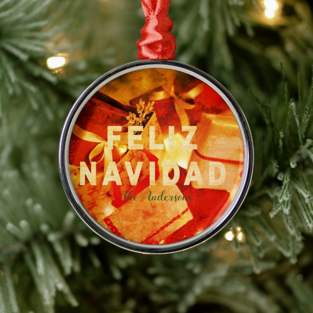 Feliz Navidad Red Gold Green Moderne Elegant Ornament Aus Metall (Baum)