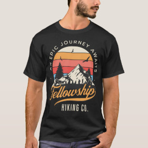 Fellowship WanderCo - Eine epische Reise steht bev T-Shirt