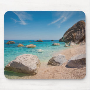 Felsen am Strand Cala Mariolu auf Sardinien, Itali Mousepad