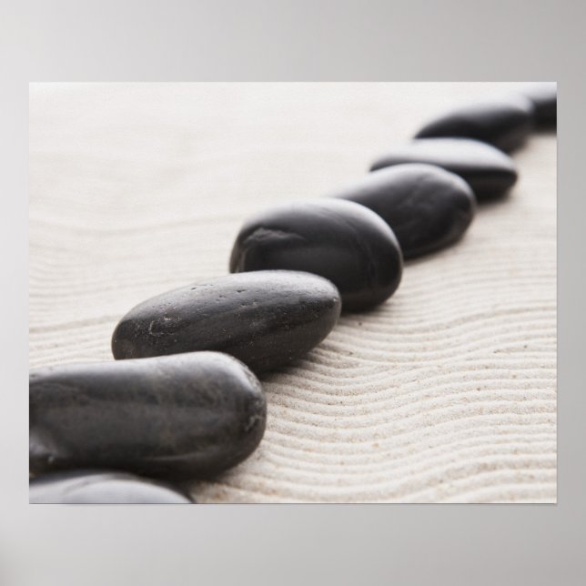 Felsen auf Sand Poster (Vorne)