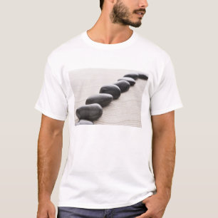 Felsen auf Sand T-Shirt