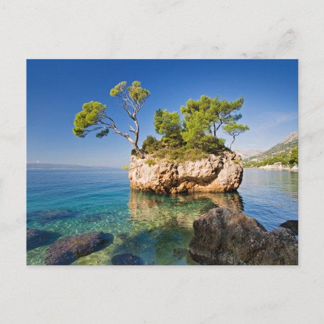 Felsen, Meer und eine kleine Insel Postkarte (Vorderseite)