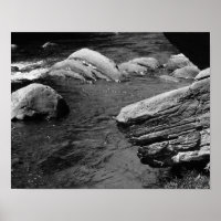 Felsen und Stream Natur schwarz-weiß