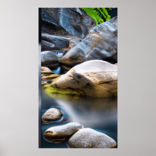 Felsen und Wasser - ruhiger Hintergrund Poster