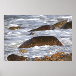 Felsen und Wellen in Rhode Island Poster