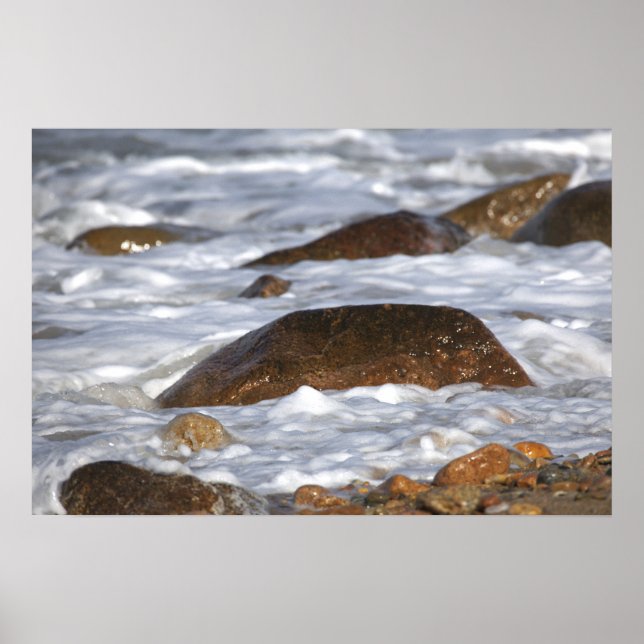 Felsen und Wellen in Rhode Island Poster (Vorne)