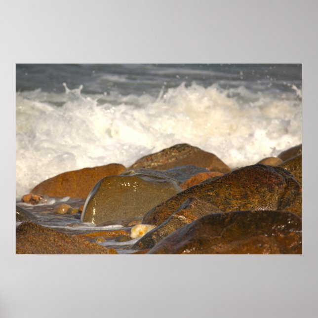 Felsen und Wellen in Rhode Island Poster (Vorne)