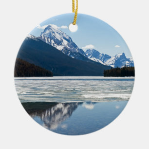Felsgebirge, die im Maligner See reflektieren Keramik Ornament