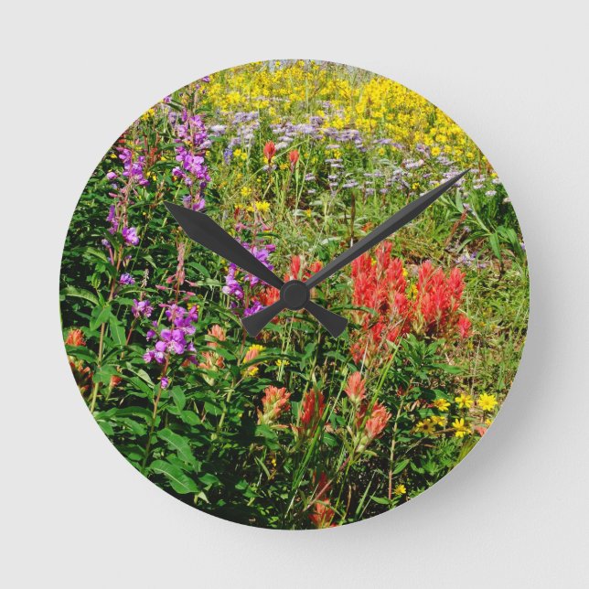 Felsiger GebirgsWildblumen Runde Wanduhr (Vorderseite)