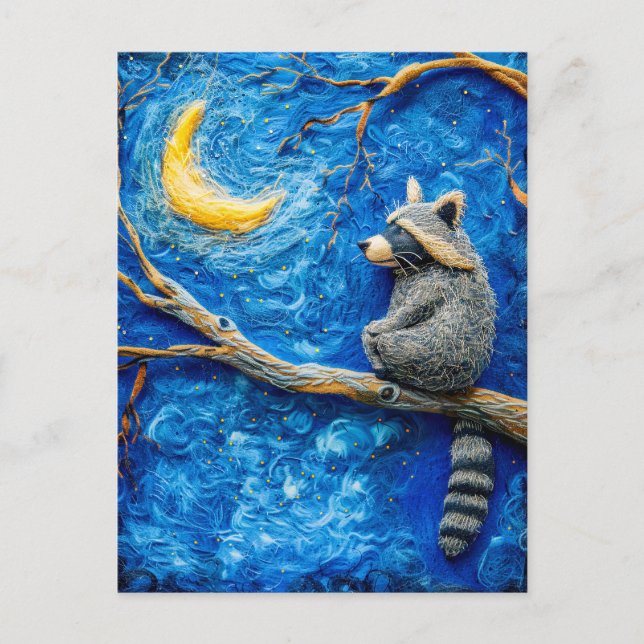 Felt Raccoon an einer Zweigstelle unter Vollmond Postkarte (Vorderseite)