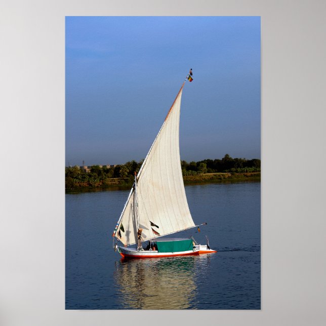 Felucca segelt entlang des Nils - Assuan, Ägypten Poster (Vorne)
