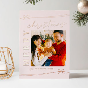 Feminine Baby-Pink-Minimal-Christmas-Foto Folien Feiertagskarte