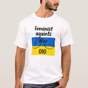 Feministin gegen den Ersten Krieg steht mit Unters T-Shirt