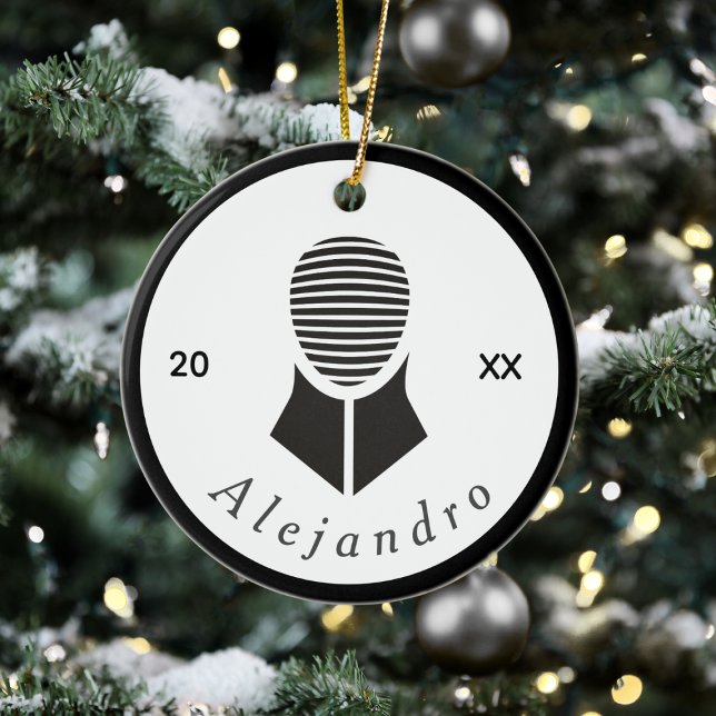 Fencing Schwarz-weiß Grau Fencer Individuelle Name Keramik Ornament (Von Creator hochgeladen)