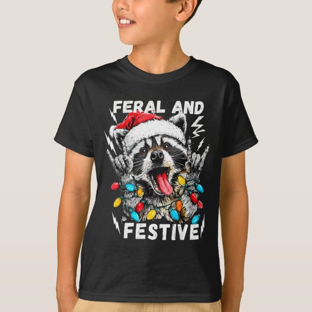 Feral And Festive Funny Christmas Rocker Raccoon S T-Shirt (Vorderseite)