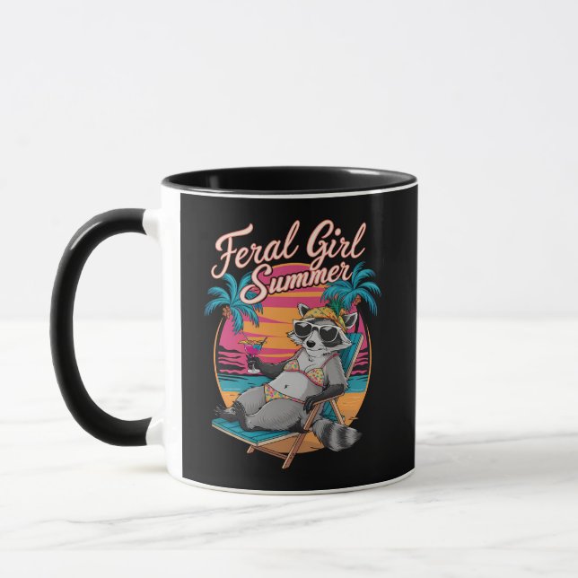 Feral Girl Summer Beach Funny Raccoon Tasse (Links)