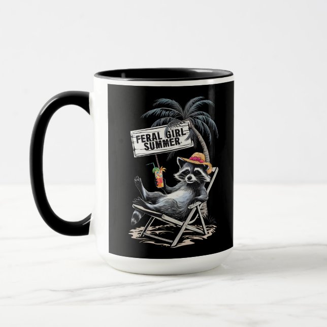 Feral Girl Summer Beach Funny Raccoon Tasse (Links)