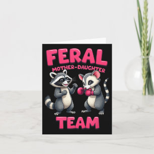 Feral Mother Daughter Team Funny Raccoon Boxing Te Karte