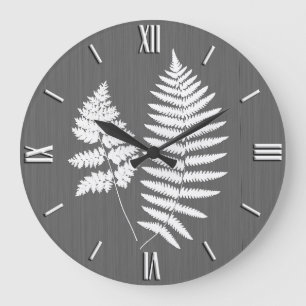 Fern Fronds, weiß auf Holzkohle grau / grau Große Wanduhr