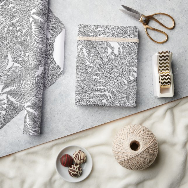 Fern in Schwarz und Weiß Geschenkpapier (Basteln)