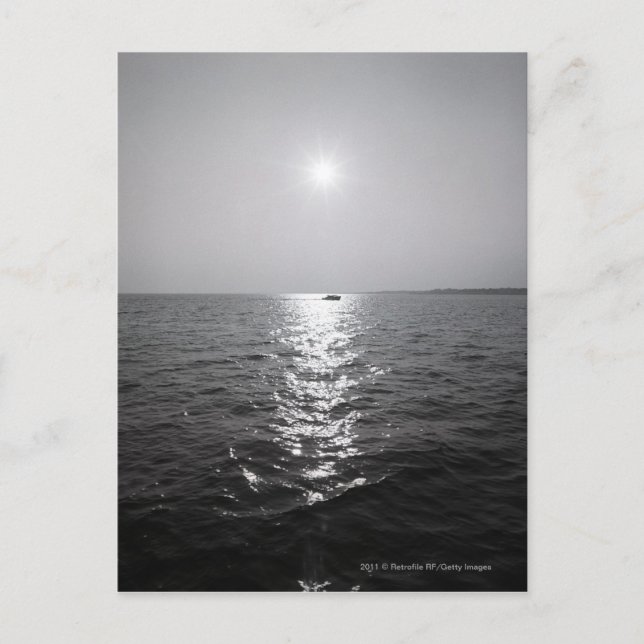 Fernboot auf dem Ozean Postkarte (Vorderseite)