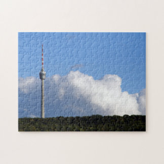 Fernsehturm Stuttgart mit Wolkengebirge Puzzle