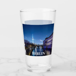 Fernsehturm und Museumsinsel in Berlin, Deutschlan Glas