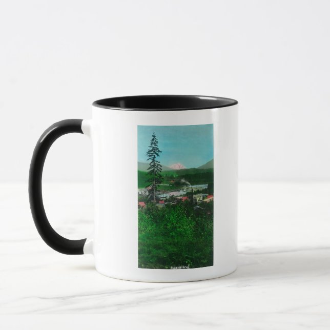 Fernsicht auf Gletscherspitze und Stadt Tasse (Links)