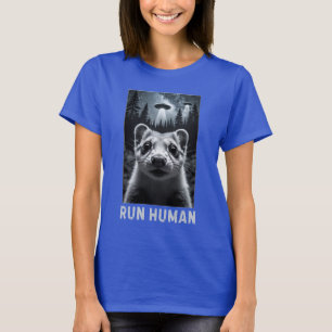 Ferret Selfie UFO Fun Quirky Kunst T-Shirt