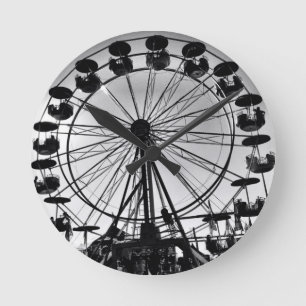 Ferris Wheel in Black and White Photo Gifts Runde Wanduhr