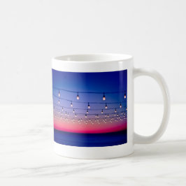 Fertigen Sie dieses Schwarze 15 Unze-Wecker-Tasse Tasse