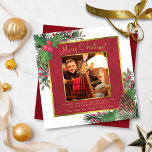 Festivals Holly & Pine Crimson Rotes Foto Weihnach Feiertagskarte<br><div class="desc">Diese hübsche Karte zeichnet sich durch ein festliches, traditionelles Design aus, mit Ihrem Foto auf marmorrotem Hintergrund, umgeben von einem goldenen Imitat-Rahmen und handgemalten Wintergärten mit heiligen Blätter, Pinecones, Beeren- und Kiefernästen. Die Unterschrift lautet "Frohe Weihnachten" mit Platz für eine kurze Note und Unterschrift unten. Schöne Weise, um Grüße in...</div>