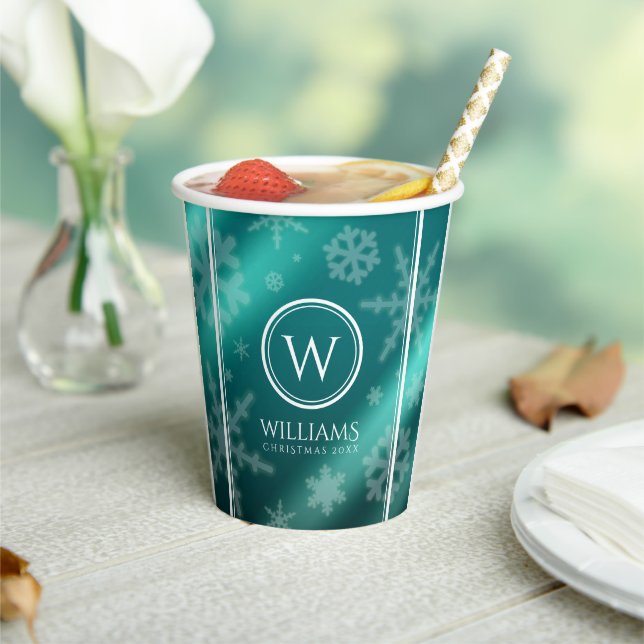 Festivals Light Blue Foil Snowflakes Monogram Name Pappbecher (In Situ)