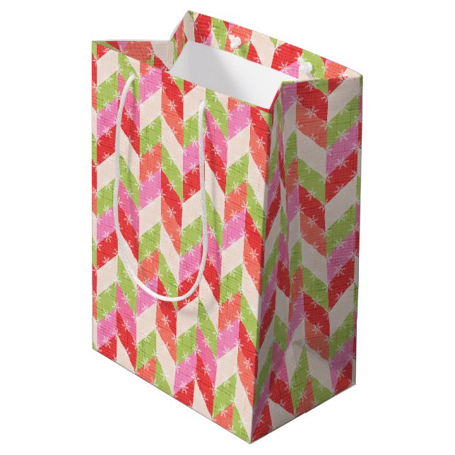 Festive chevron Gift Bag Mittlere Geschenktüte (Rückseite Schrägansicht)